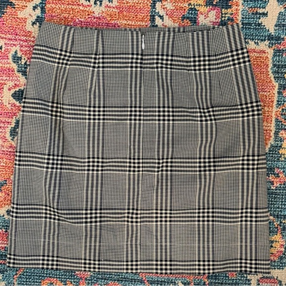 Euc LOFT button front plaid skirt in navy - Picture 3 of 3